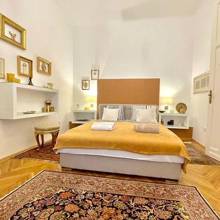 Gold Pearl Apartment 2 Rooms At St Stephen' S Basilica Budapest Esterno foto
