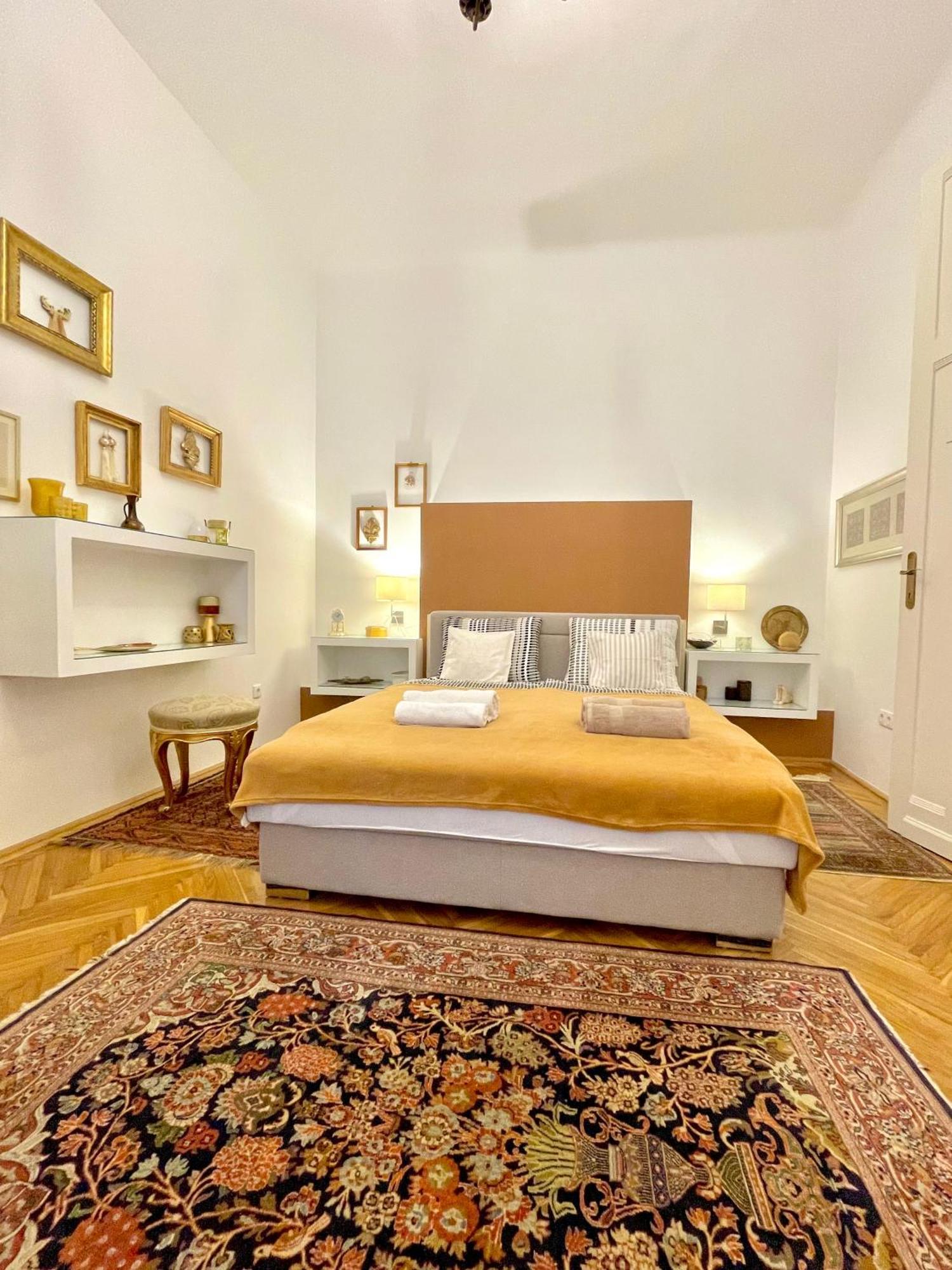 Gold Pearl Apartment 2 Rooms At St Stephen' S Basilica Budapest Esterno foto