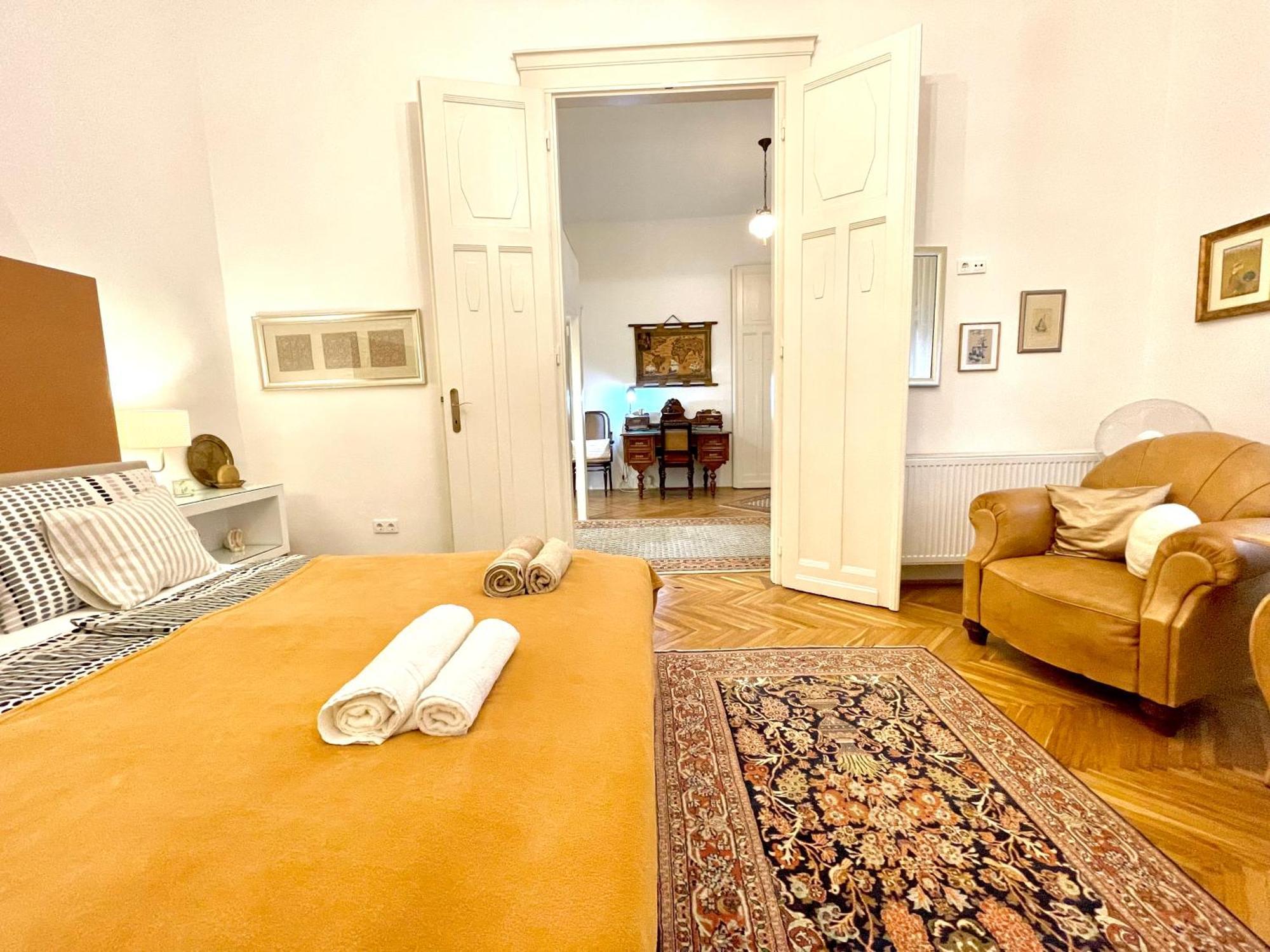 Gold Pearl Apartment 2 Rooms At St Stephen' S Basilica Budapest Esterno foto