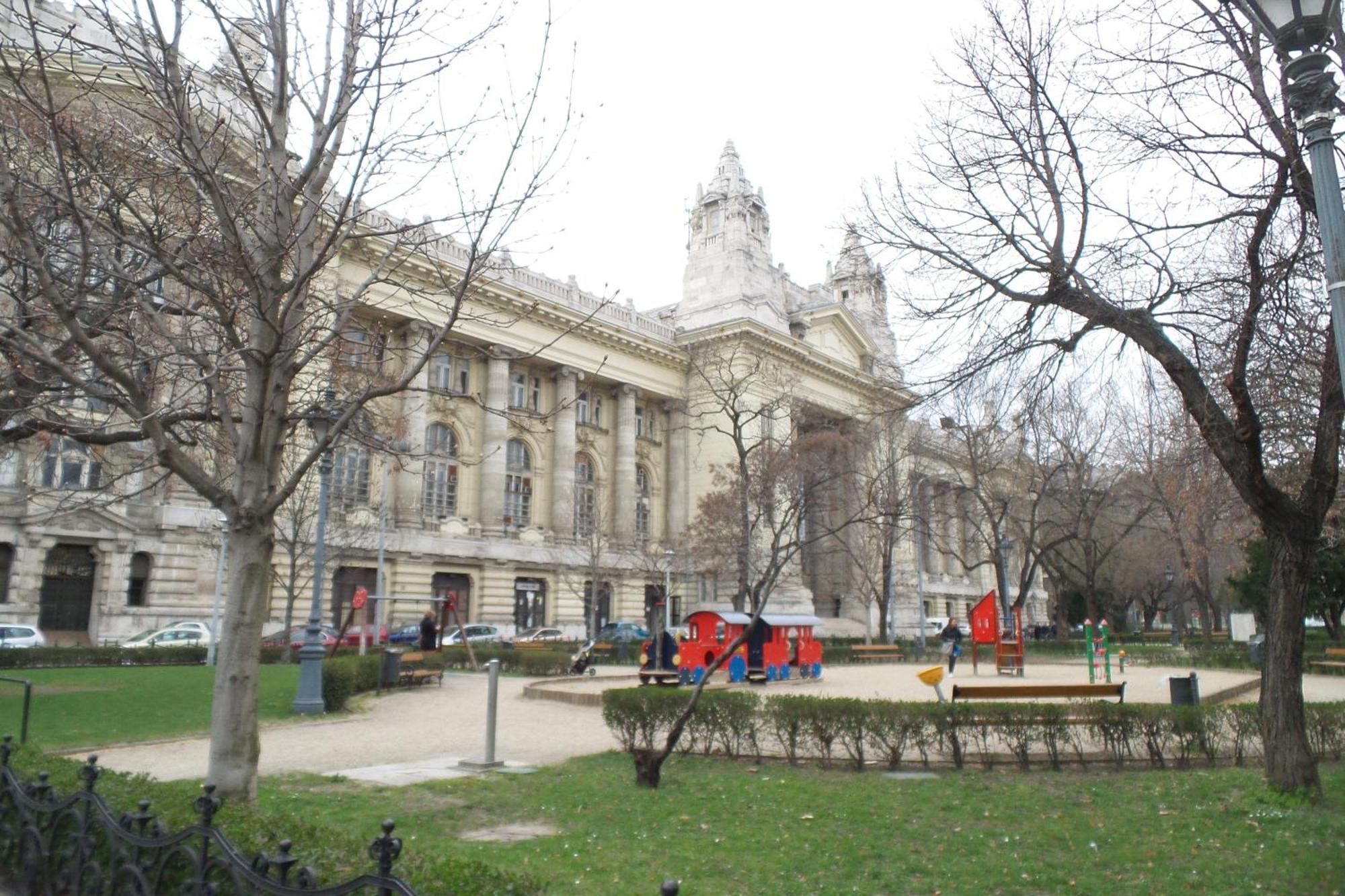 Gold Pearl Apartment 2 Rooms At St Stephen' S Basilica Budapest Esterno foto